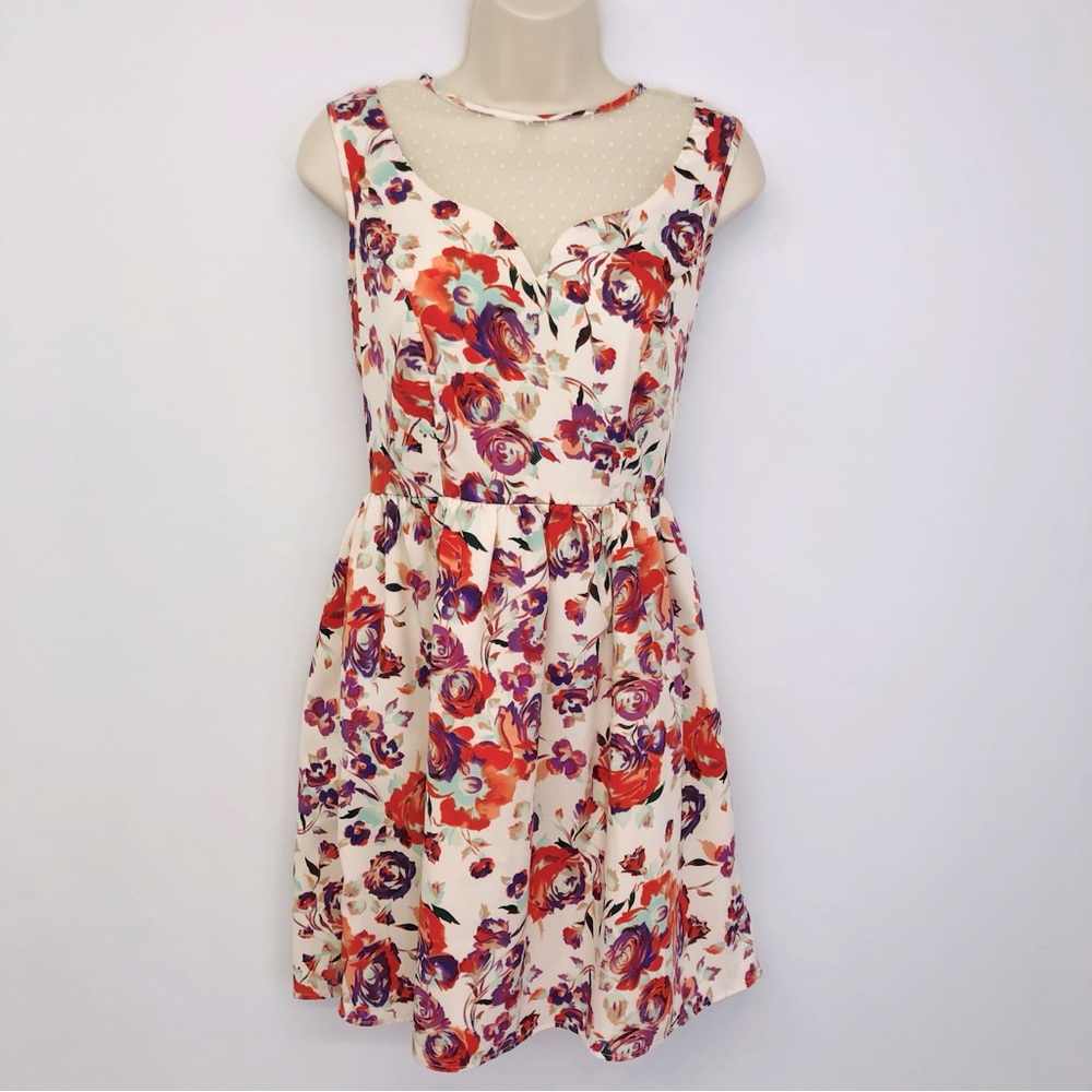 Pinky Floral and Lace Sleeveless Dress